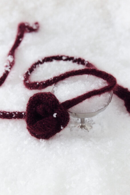 Choker Rose ręcznie wykonywany na drutach